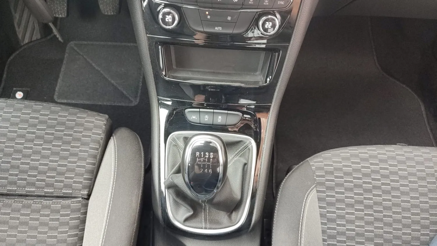 Opel Astra 1.2T SHT GS Line - foto 16